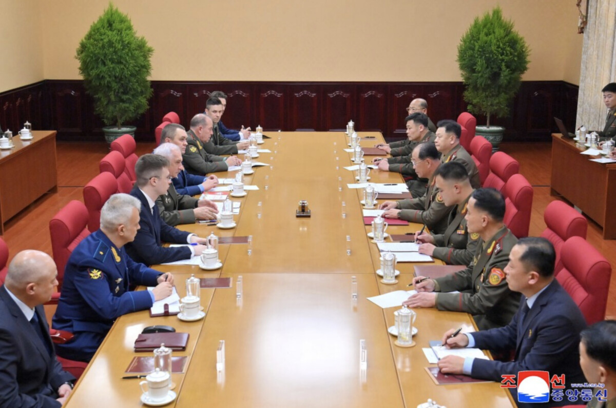 북한 총정치국과 로씨야련방무력 군사정치총국대표단사이의 회담 진행kcna | nk insider