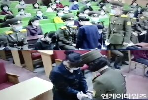 split screen news image top shows masked officers and attendees in a chamber with green seats bottom shows two people in a courtroom leaning over a desk toward each other with a korean caption visible